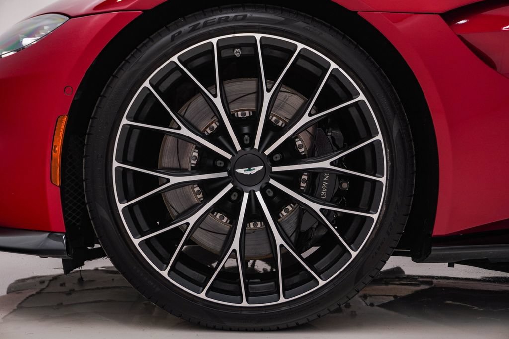 Used 2023 Aston Martin V8 Vantage Roadster RWD image 17