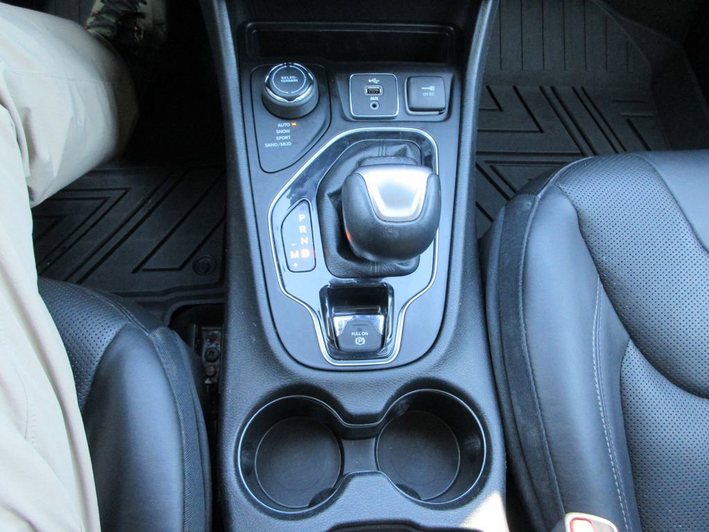 Used 2019 Jeep Cherokee Limited w/ Luxury Group image 31