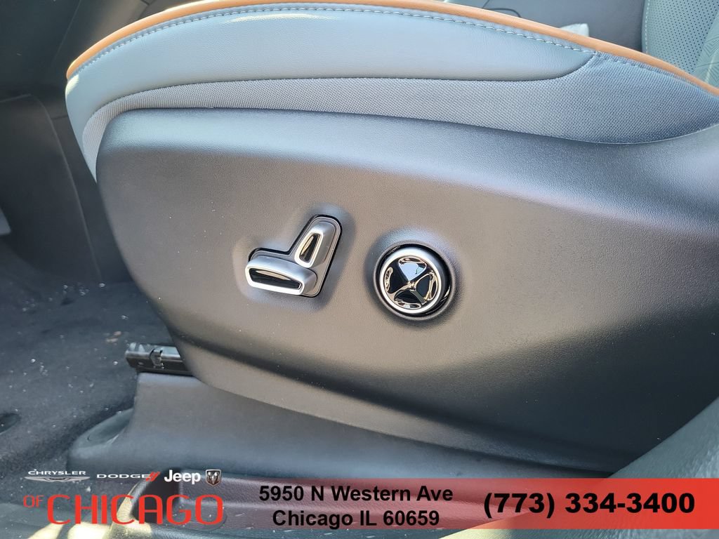 New 2027 Chrysler Pacifica Pinnacle w/ Theater Group AWD/4WD image 20