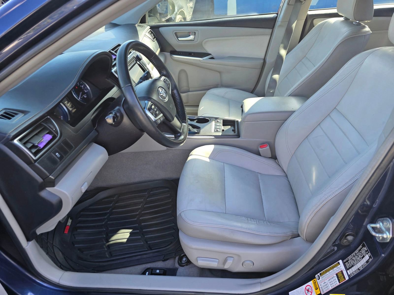 Used 2016 Toyota Camry XLE FWD image 18