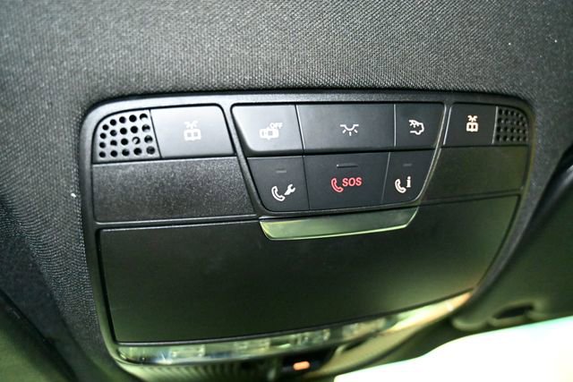 Used 2018 Mercedes-Benz GLC 300 4MATIC image 42