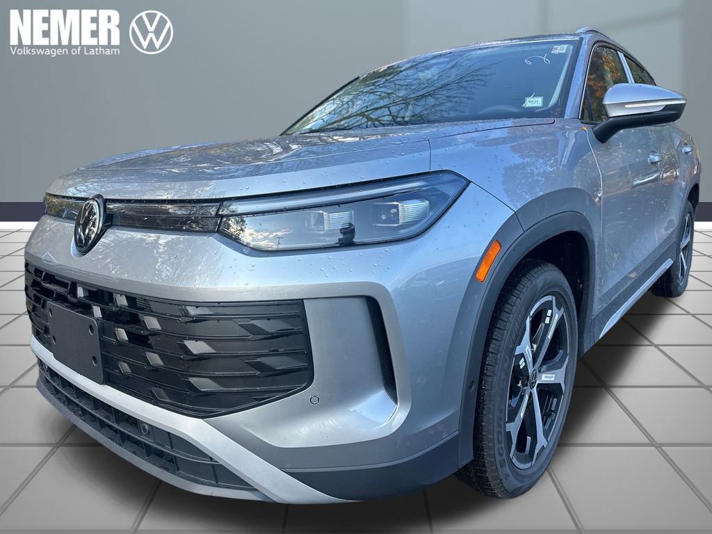 New 2025 Volkswagen Tiguan SE image 1