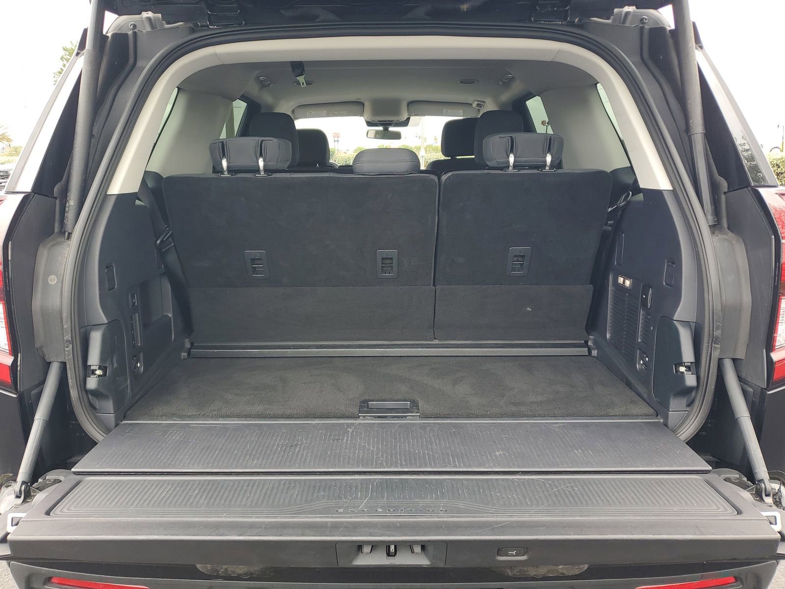 Certified 2025 Ford Expedition Active image 7