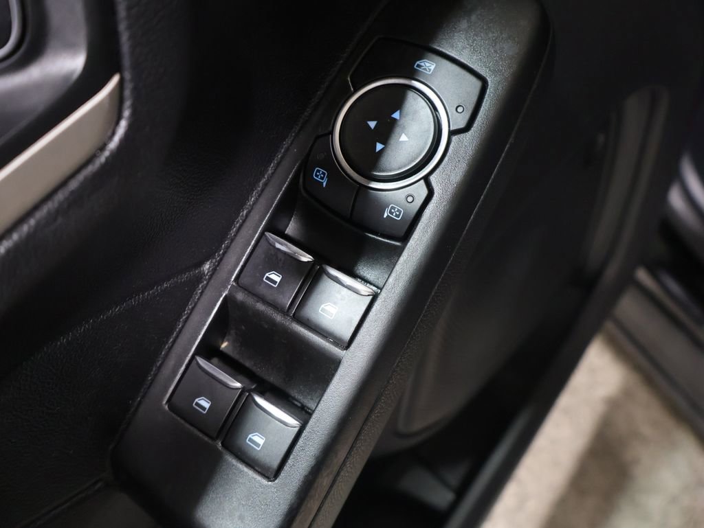 Used 2021 Ford Escape SE image 13