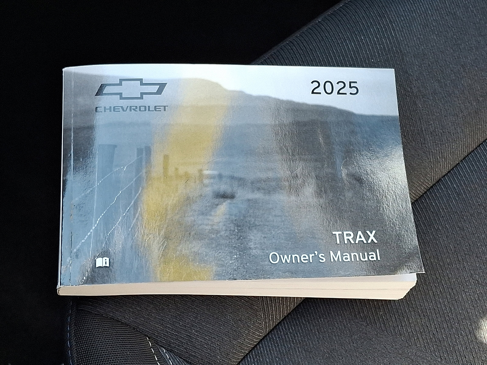 Used 2025 Chevrolet Trax LS image 26