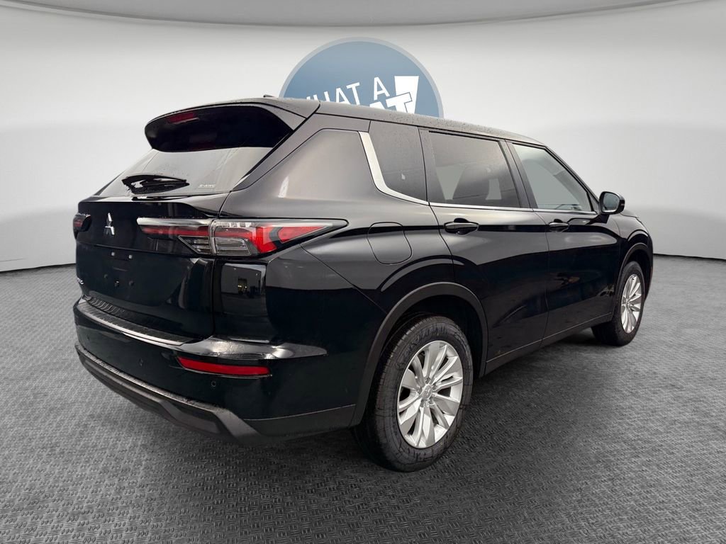 New 2026 Mitsubishi Outlander ES AWD/4WD image 3