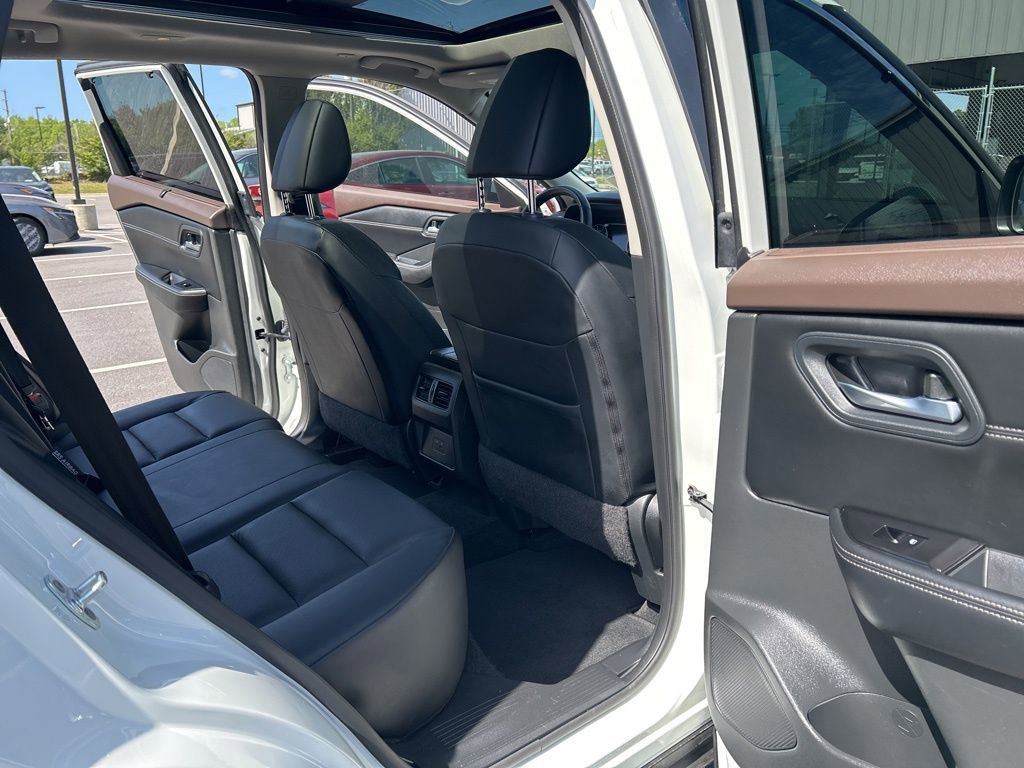 Certified 2023 Nissan Rogue SV w/ SV Premium B Package image 30
