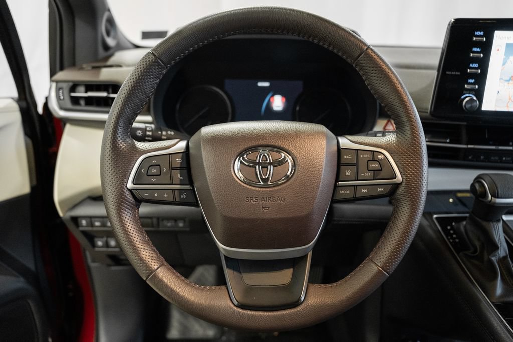Used 2024 Toyota Sienna Platinum AWD/4WD image 26