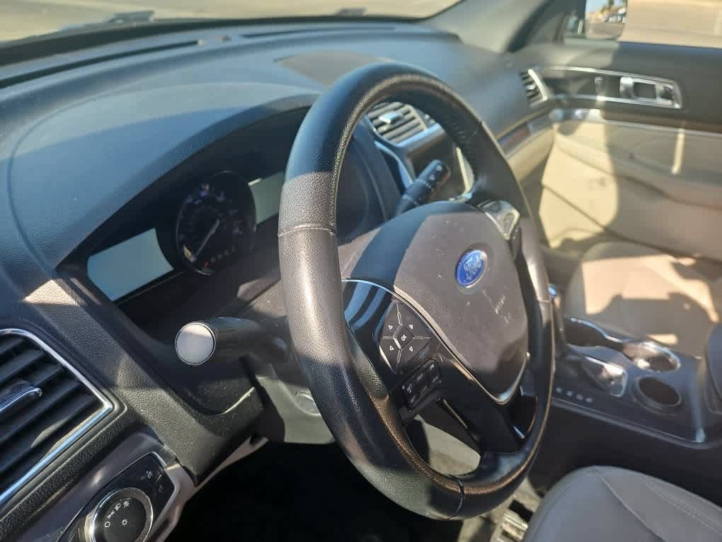 Used 2019 Ford Explorer Limited w/ Class III Trailer Tow Package FWD image 10