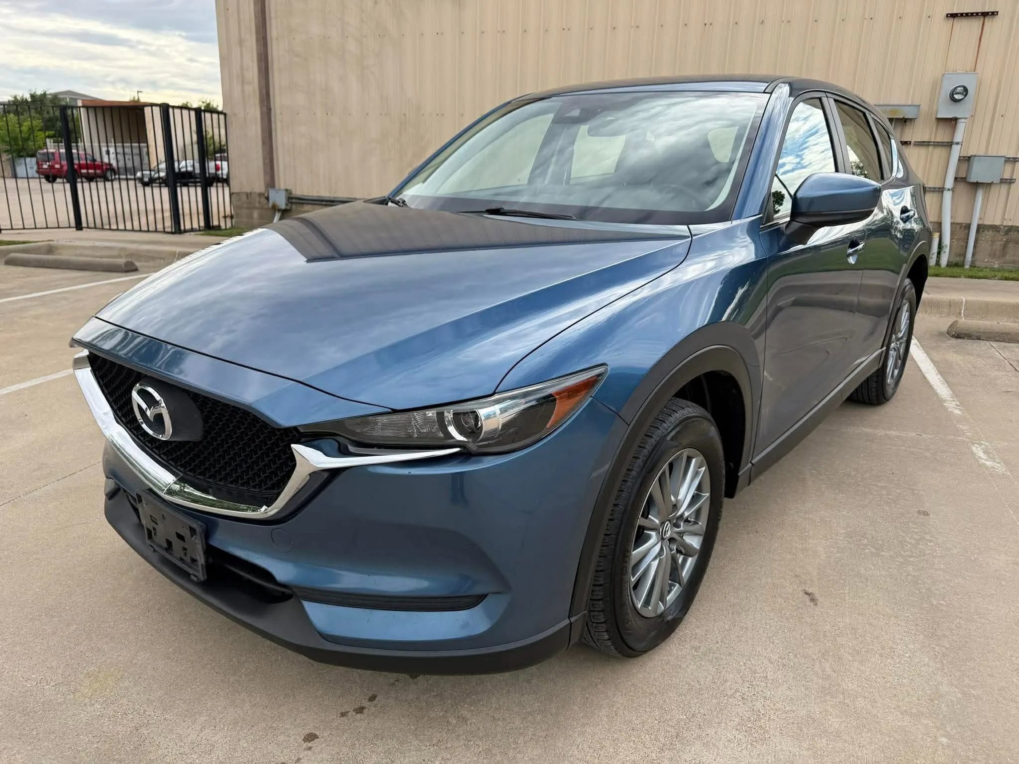 Used 2017 MAZDA CX-5 Sport FWD image 2