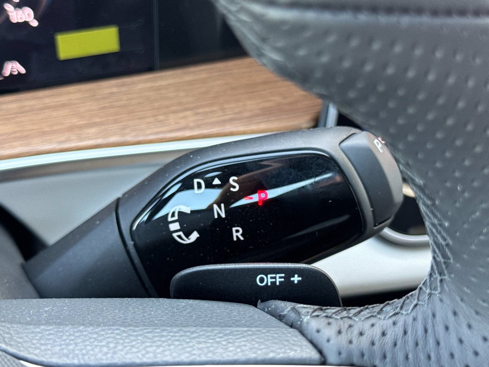 New 2026 Volkswagen Tiguan SEL R-Line AWD/4WD image 22