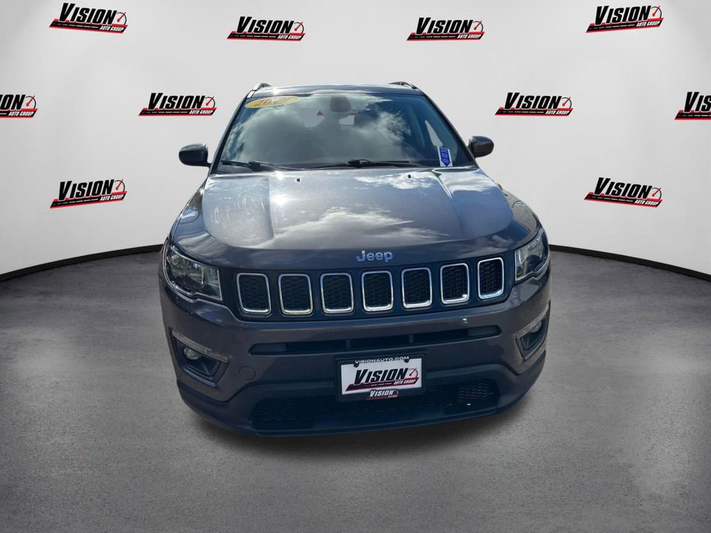 Used 2019 Jeep Compass Latitude image 2