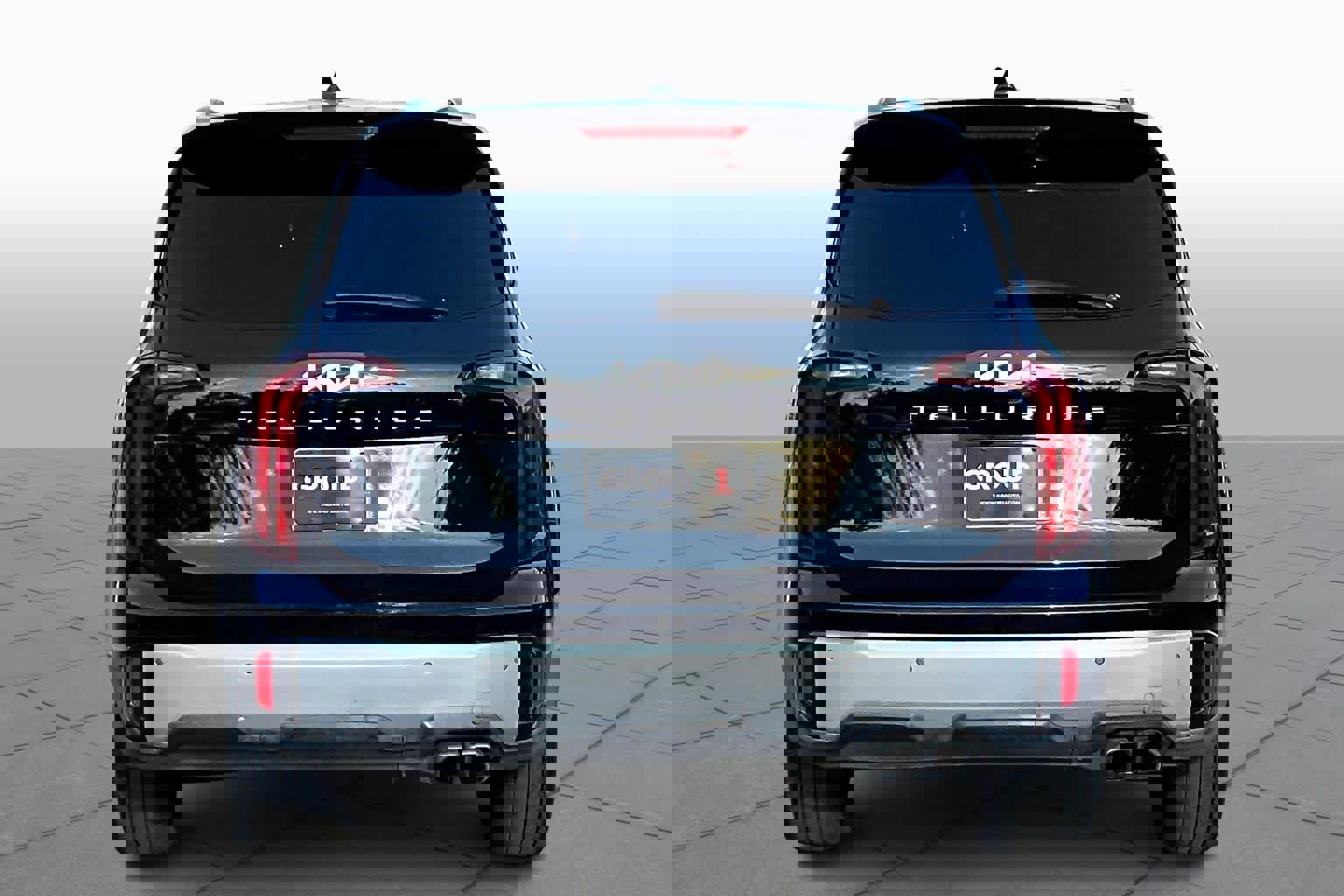 Used 2023 Kia Telluride S image 4