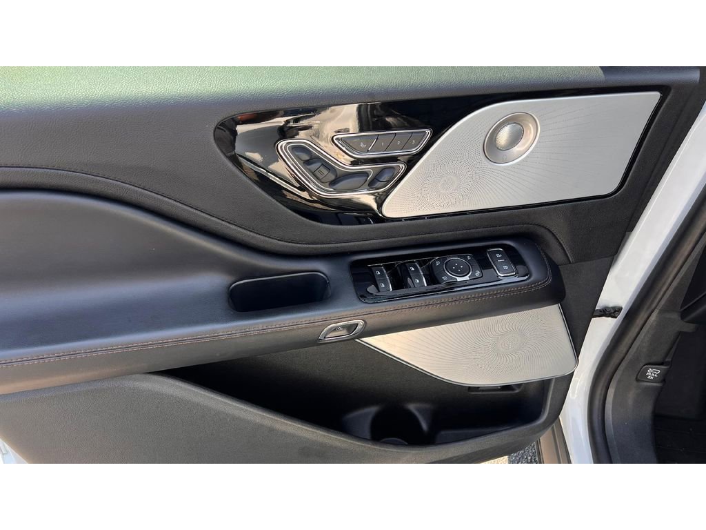 Used 2023 Lincoln Aviator Reserve w/ Equipment Group 201A image 8