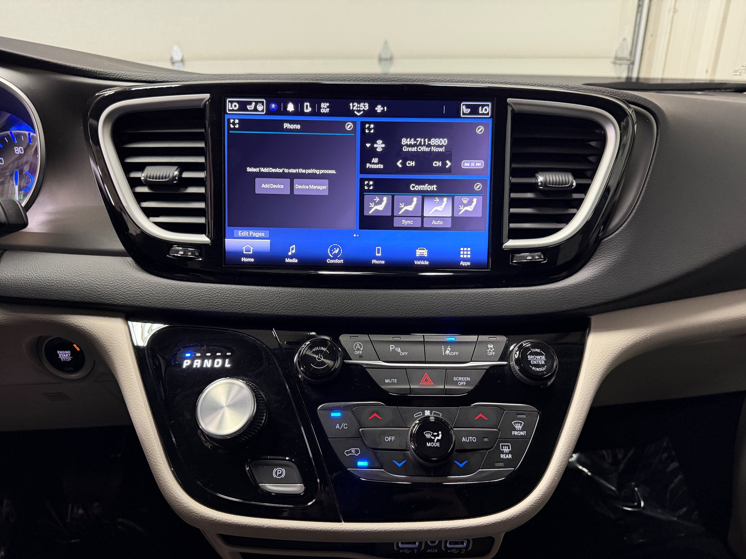 Used 2024 Chrysler Pacifica Touring-L FWD image 21