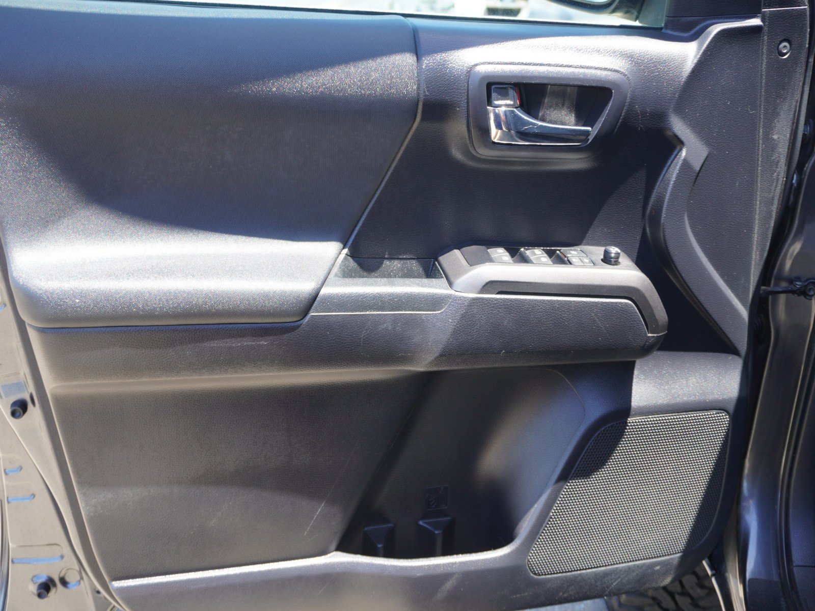 Used 2020 Toyota Tacoma TRD Sport w/ Technology Package AWD/4WD image 19