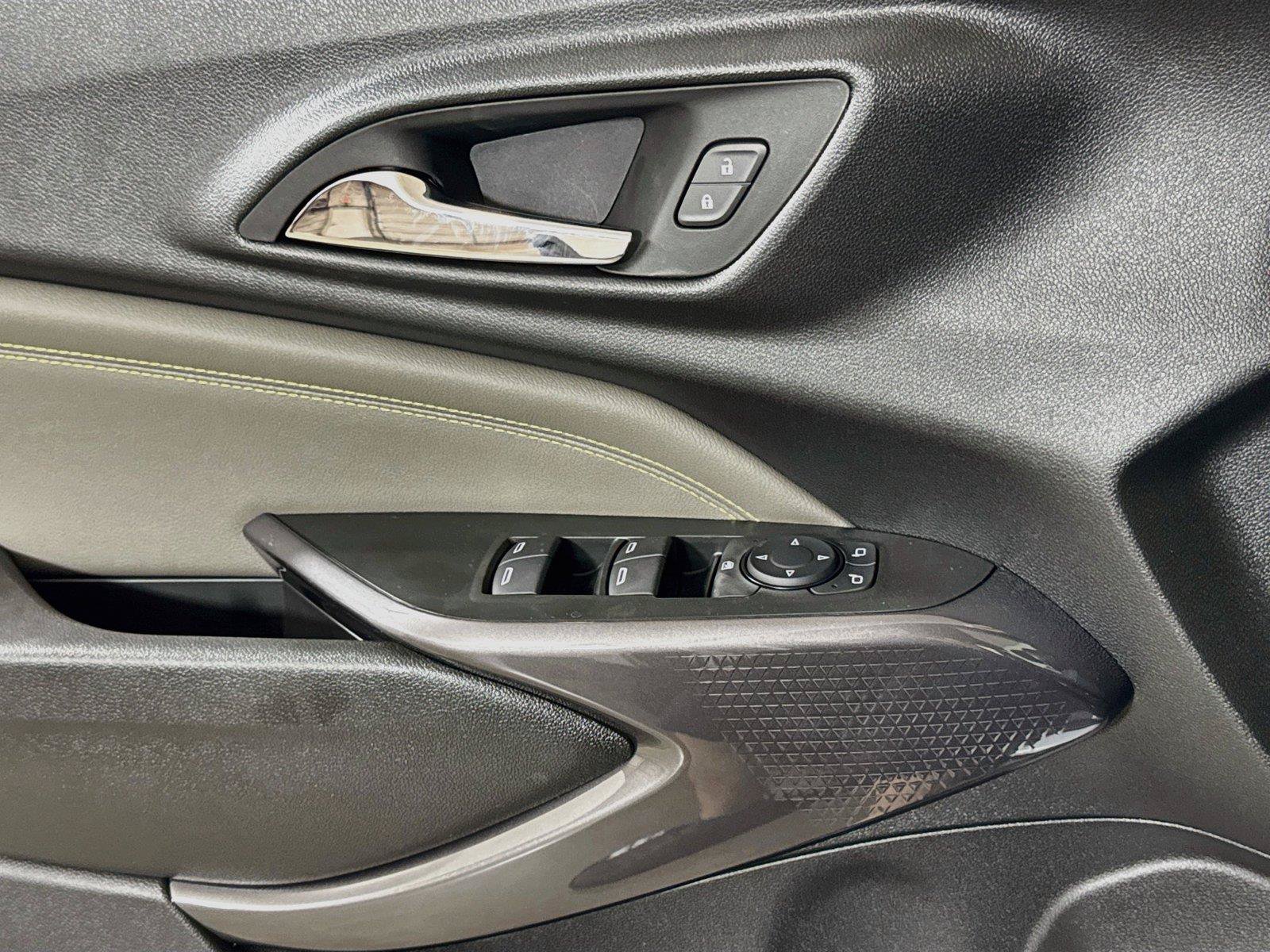 New 2026 Chevrolet Trax ACTIV w/ Sunroof Package FWD image 15