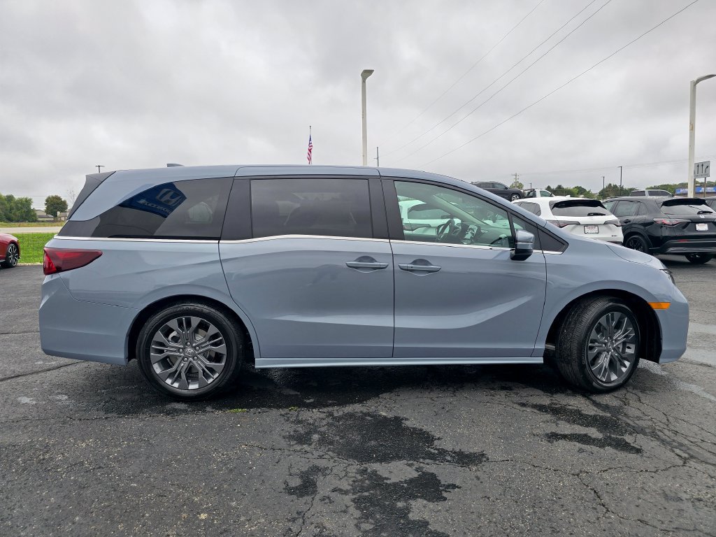New 2027 Honda Odyssey Touring image 9