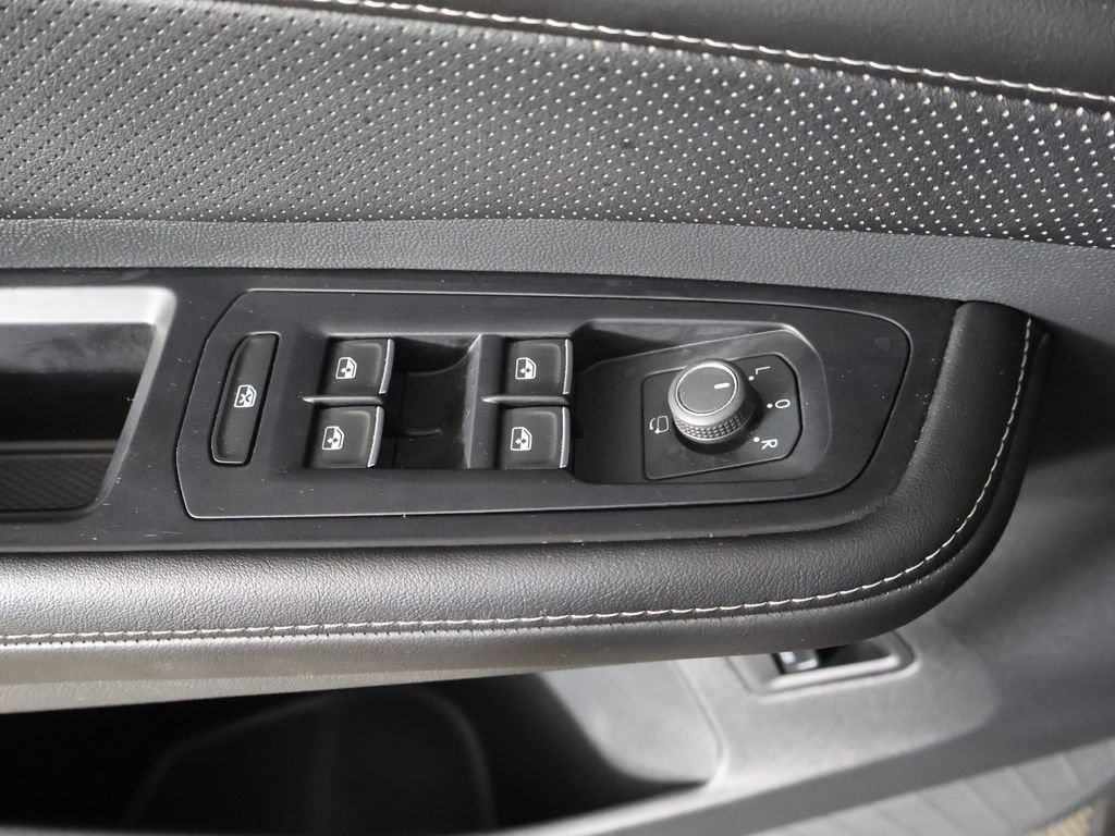 Used 2024 Volkswagen Atlas SEL Premium R-Line AWD/4WD image 40
