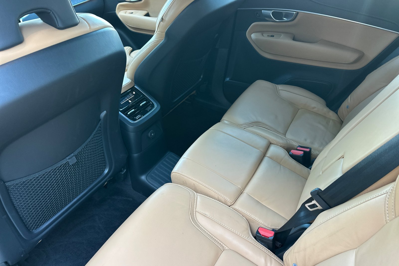 Certified 2024 Volvo XC90 T8 Ultimate w/ Protection Package AWD/4WD image 5