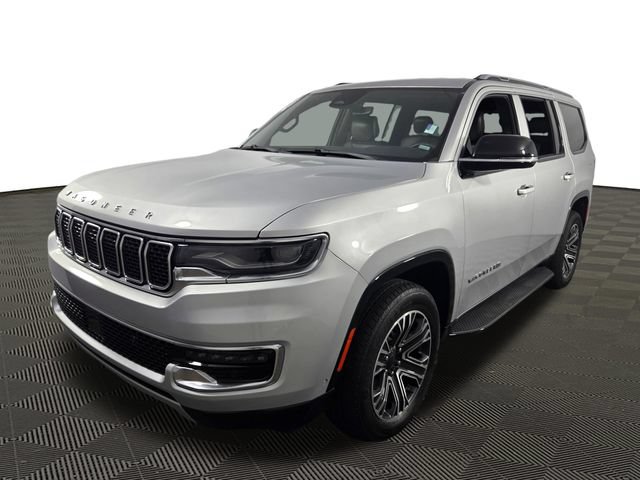 Used 2024 Jeep Wagoneer Series II w/ Flexible Seating Group AWD/4WD image 3