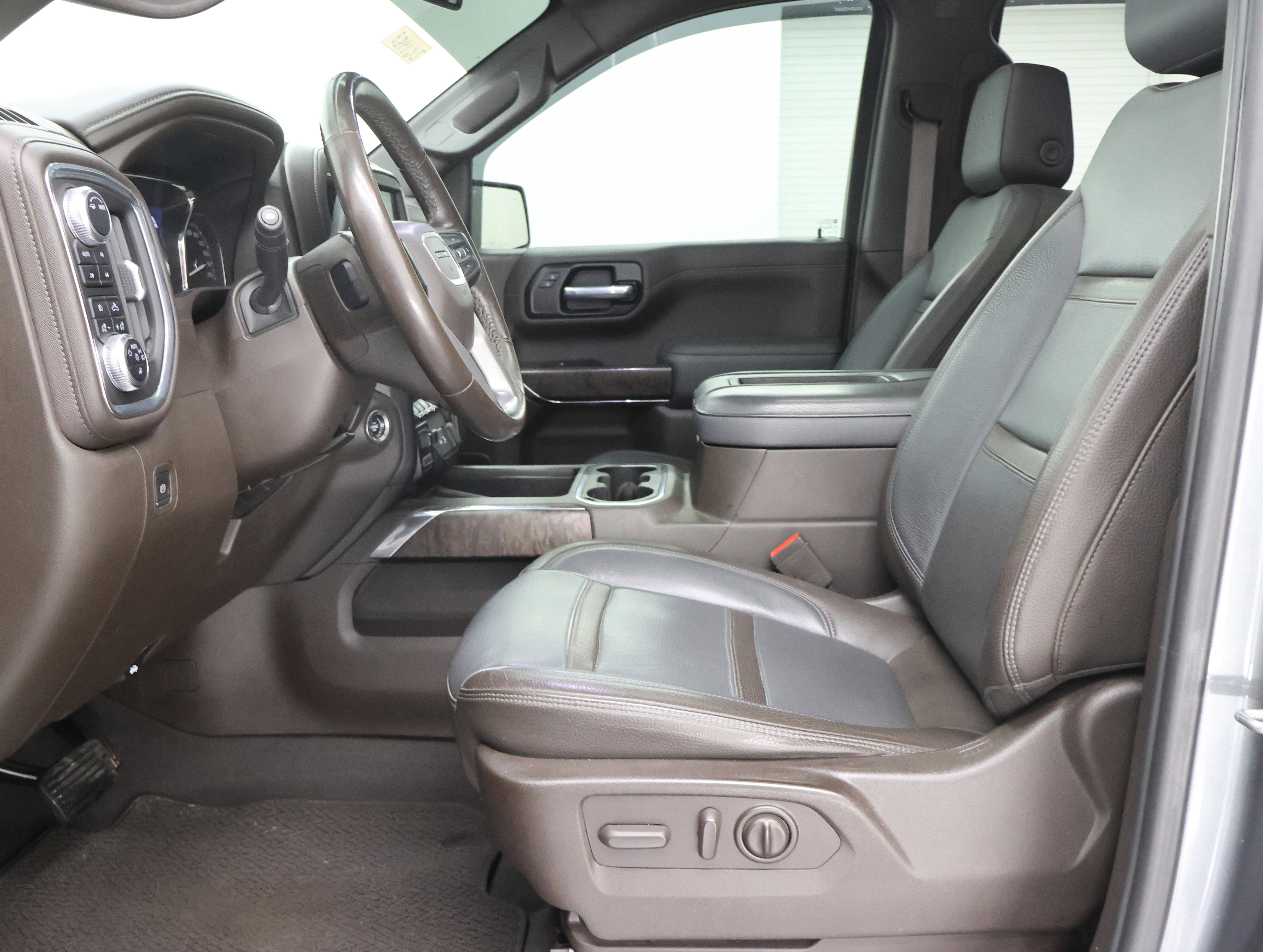 Used 2021 GMC Sierra 1500 Denali w/ Driver Alert Package II AWD/4WD image 8