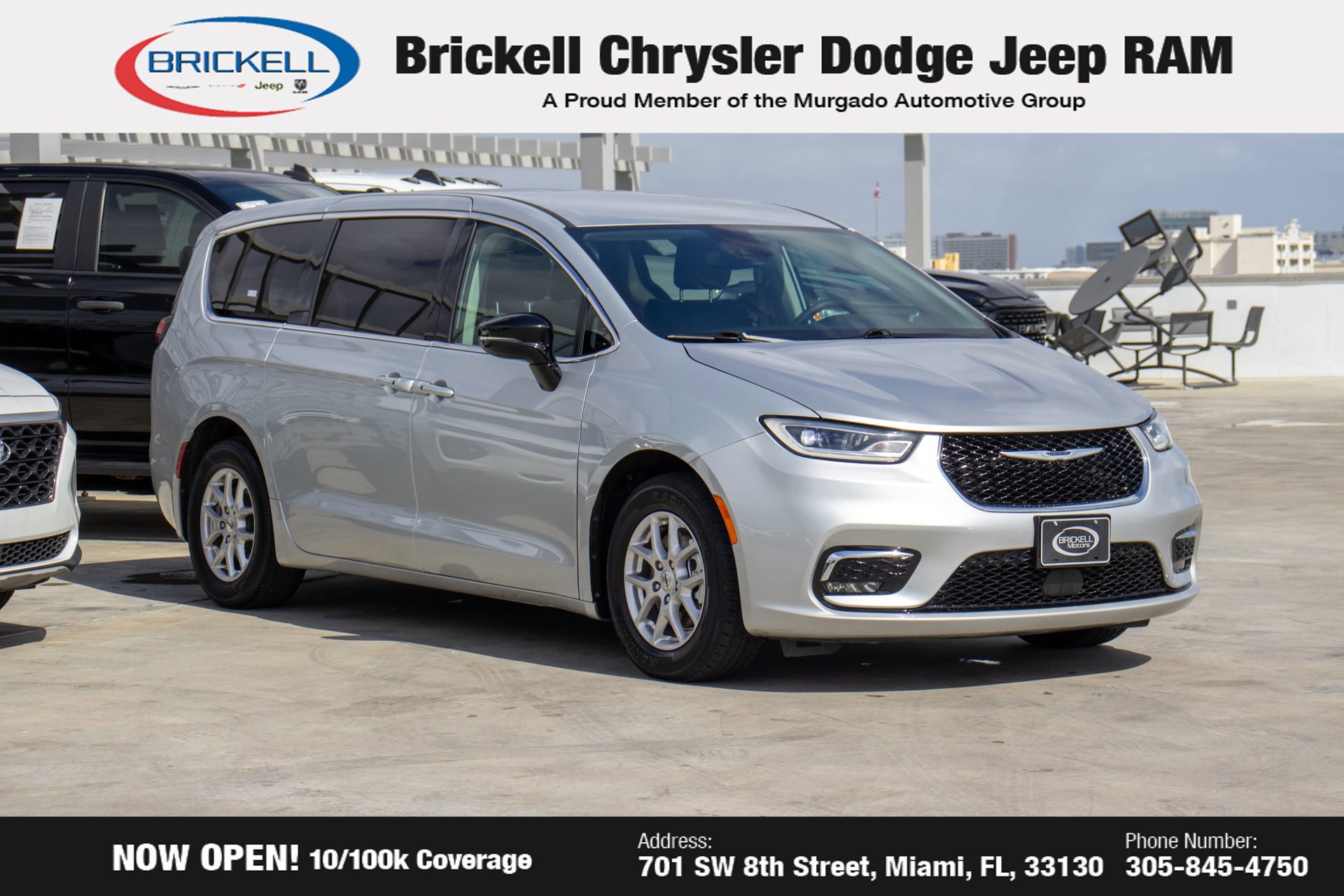 Used 2024 Chrysler Pacifica Touring-L video 3