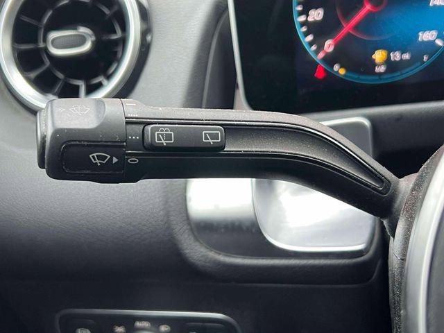 Used 2021 Mercedes-Benz GLB 250 4MATIC image 25