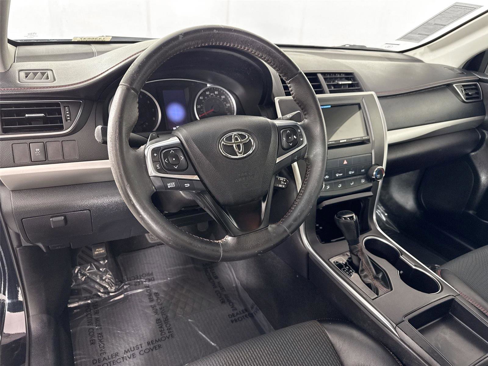 Used 2017 Toyota Camry SE FWD image 4