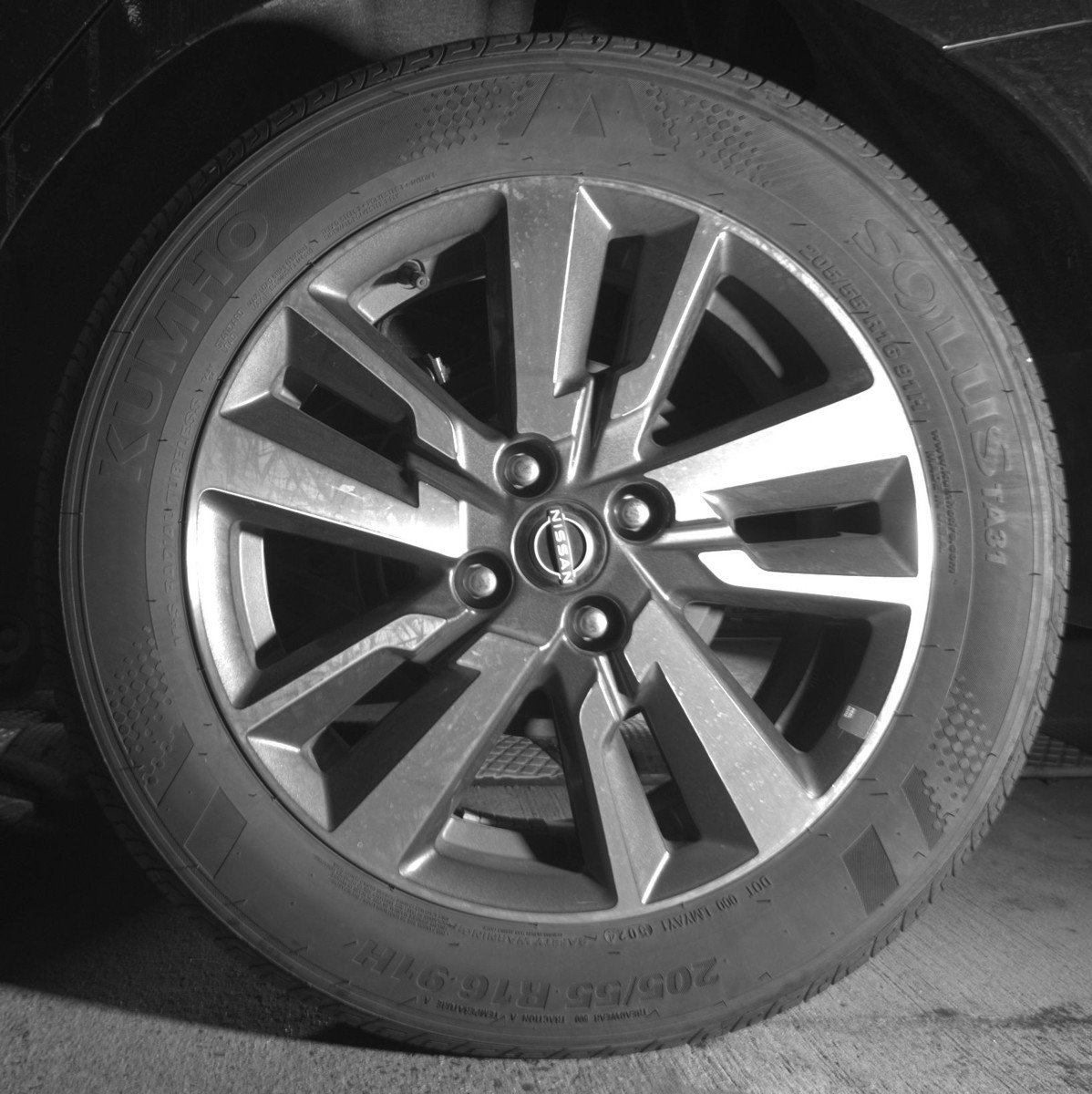 Used 2025 Nissan Versa SV image 14