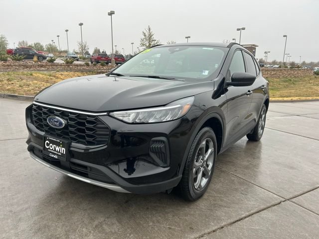 Used 2025 Ford Escape ST-Line AWD/4WD video 3