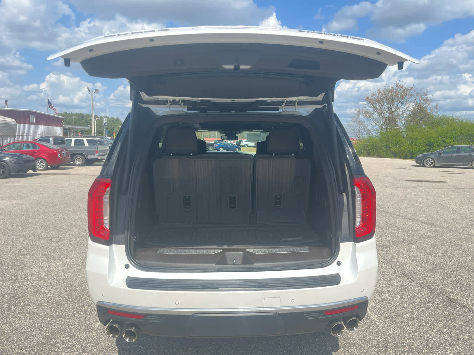 Used 2023 GMC Yukon Denali w/ Max Trailering Package image 11