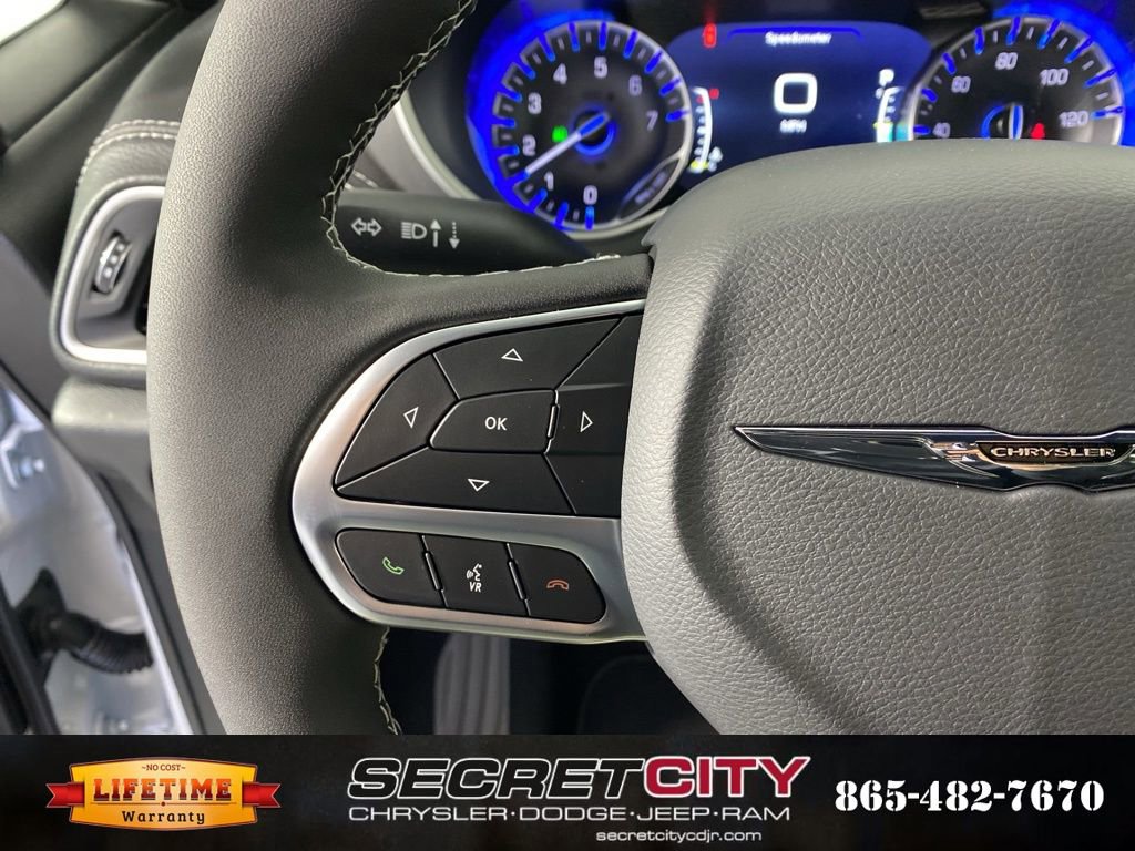 New 2026 Chrysler Pacifica Select image 16