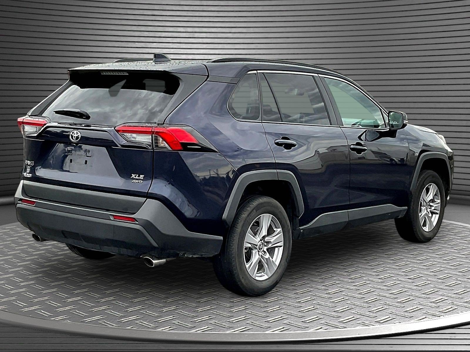 Used 2025 Toyota RAV4 XLE AWD/4WD image 7