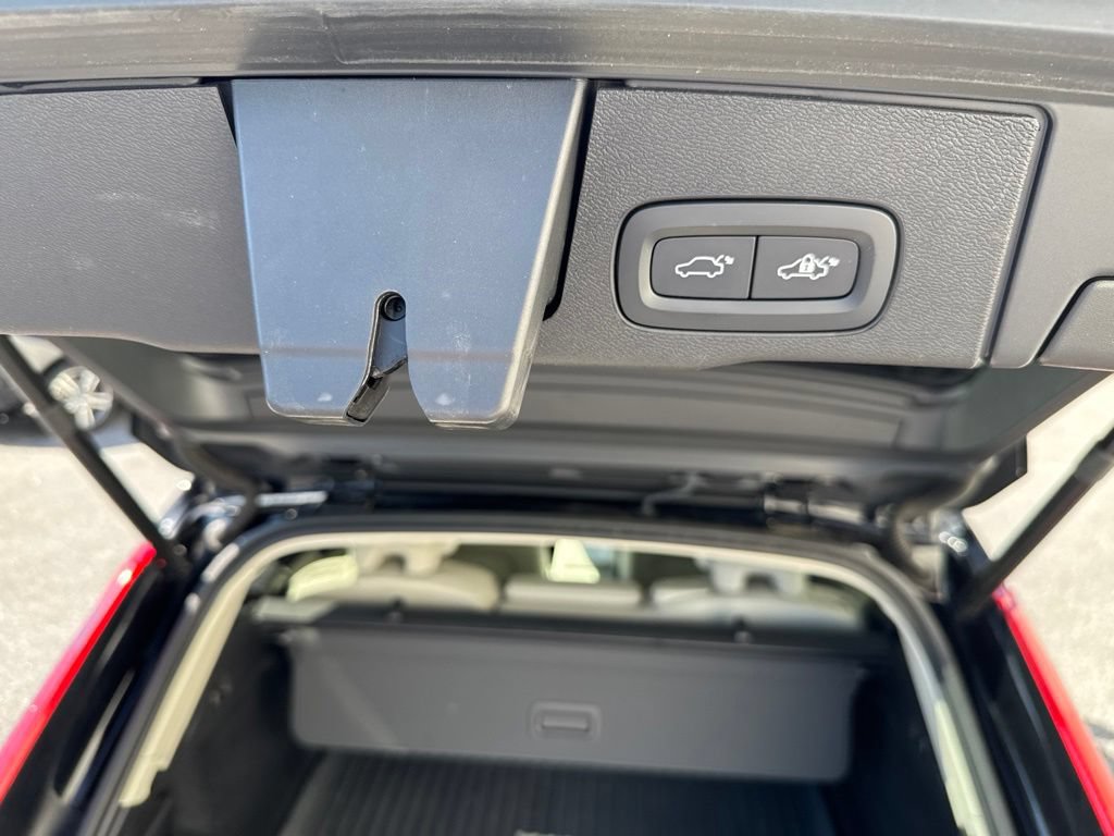 Used 2023 Volvo XC60 B5 Plus w/ Protection Package Premier FWD image 11