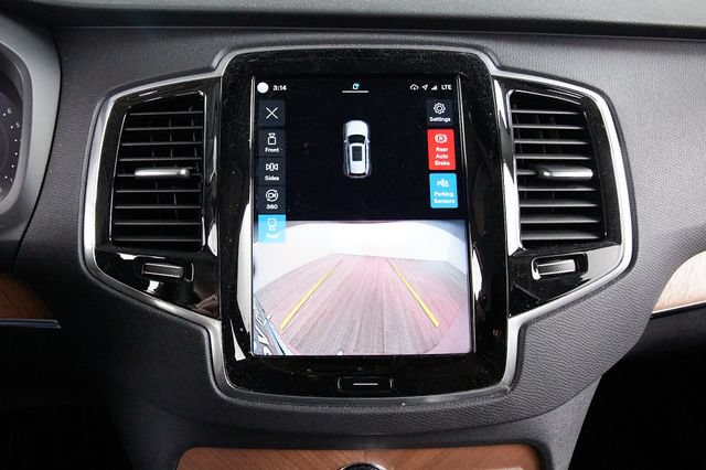 Certified 2023 Volvo XC90 B6 Plus w/ Protection Package Premier AWD/4WD image 14