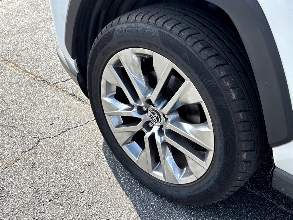 Used 2019 Toyota RAV4 XLE Premium w/ Advanced Technology Package image 24