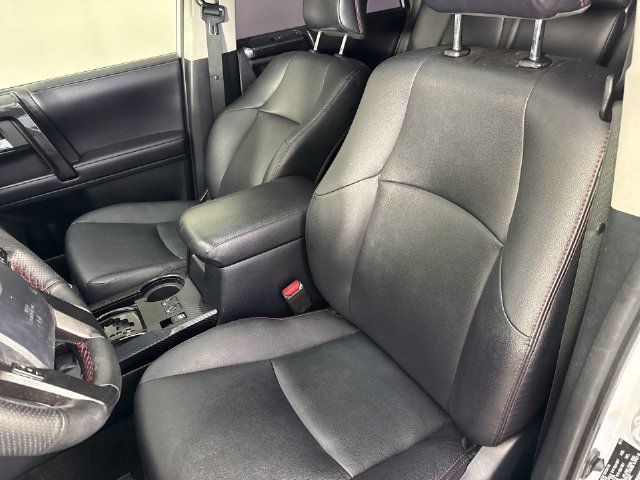 Used 2018 Toyota 4Runner TRD Off-Road Premium AWD/4WD image 19