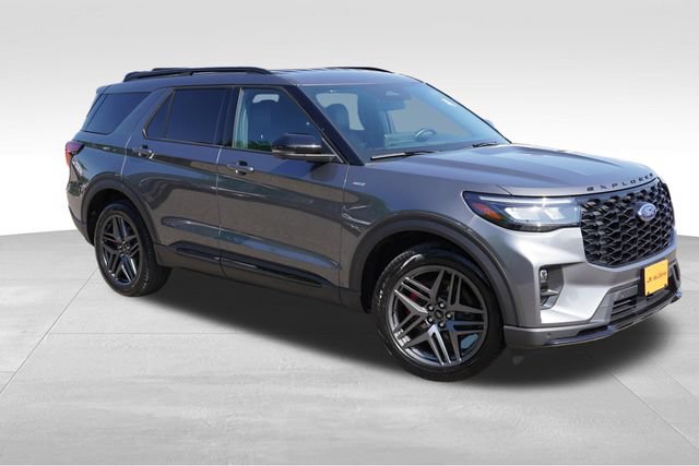 Used 2025 Ford Explorer ST-Line w/ ST-Line Street Pack AWD/4WD image 2