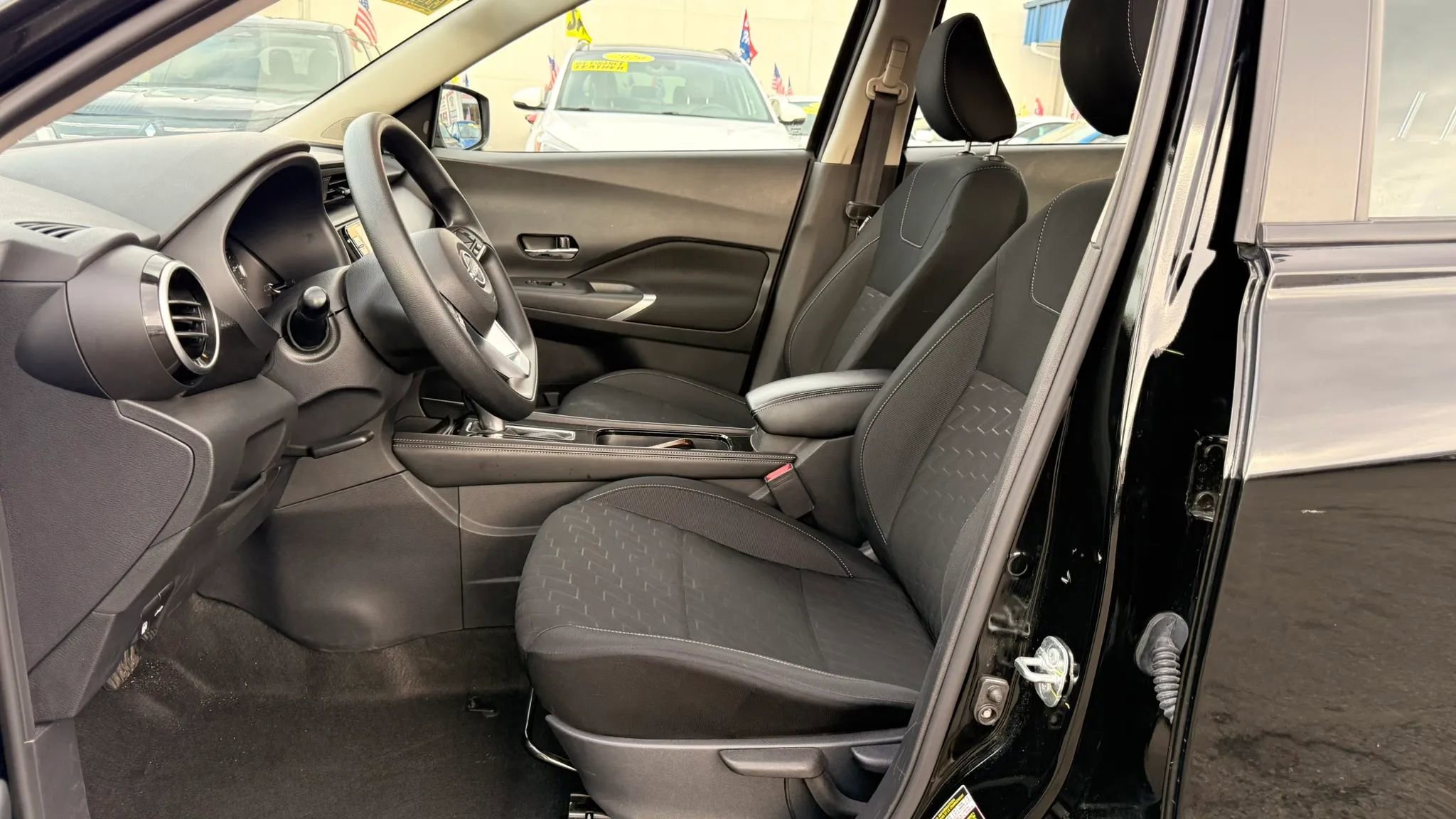 Used 2024 Nissan Kicks SV FWD image 11