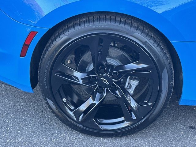 Used 2022 Chevrolet Camaro LT w/ RS Package image 18