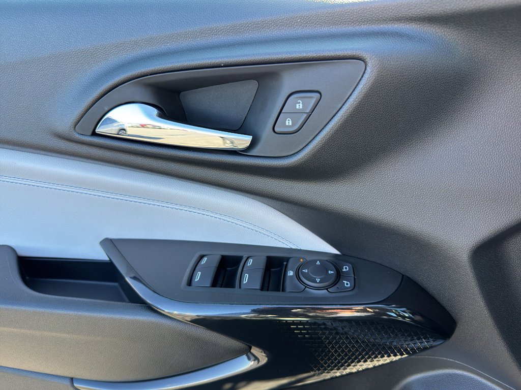 Used 2026 Chevrolet Trax LT w/ LT Convenience Package image 17