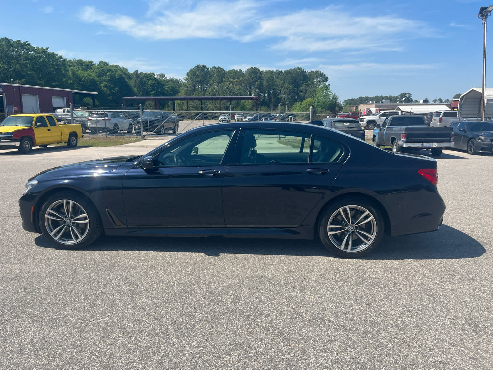 Used 2019 BMW 750i xDrive w/ M Sport Package AWD/4WD image 4