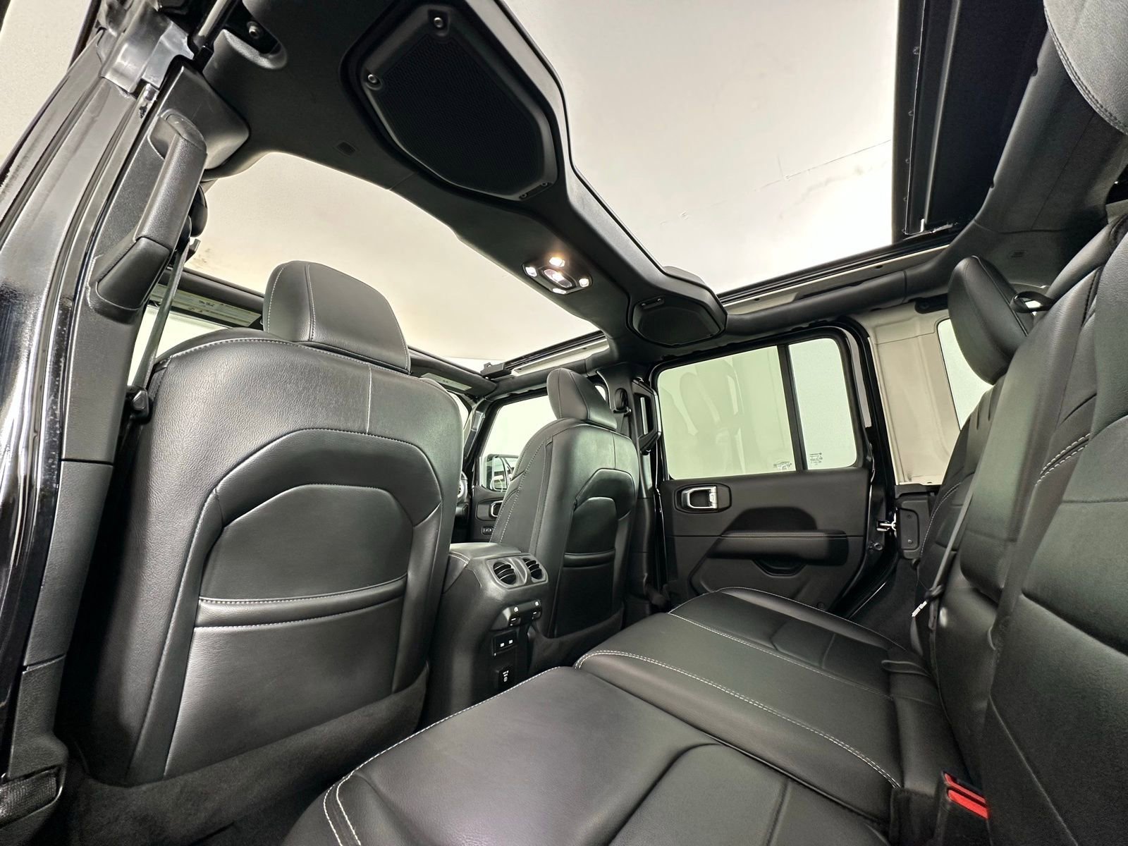 Used 2022 Jeep Wrangler Unlimited Sahara 4xe w/ Cold Weather Group image 19