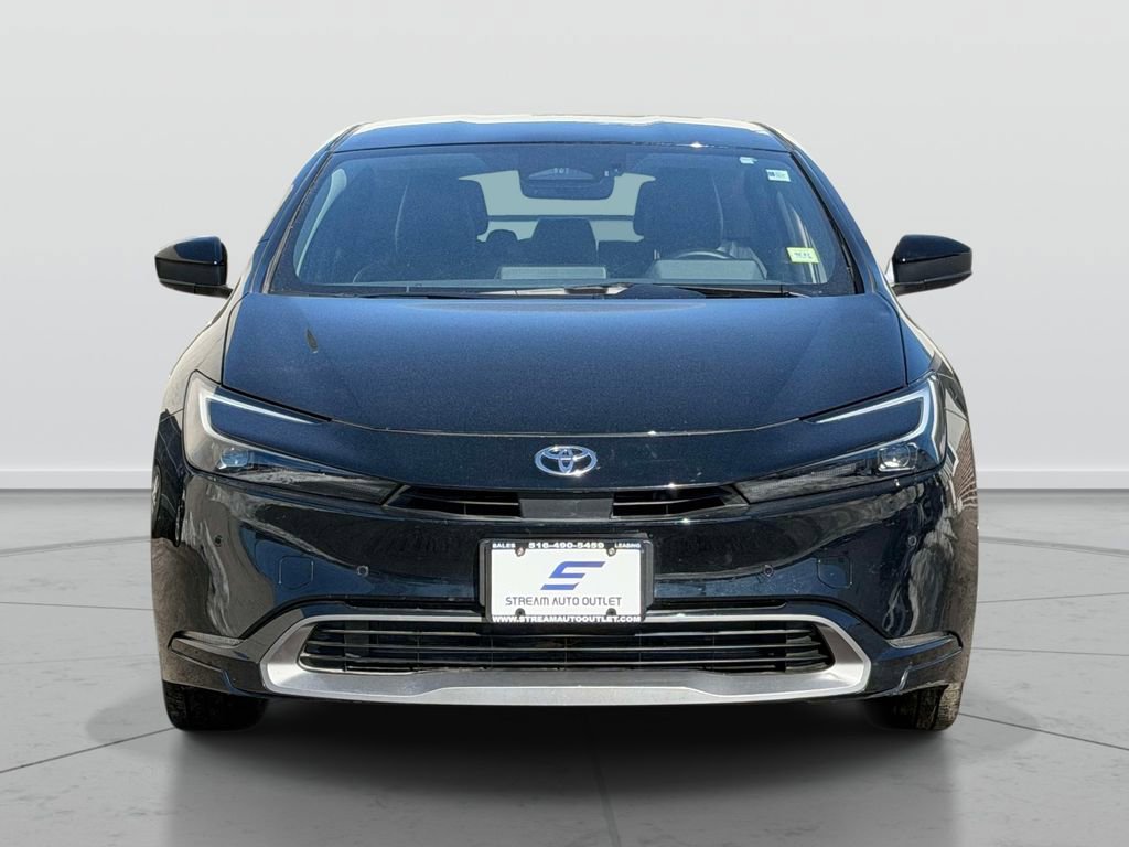 Used 2024 Toyota Prius XLE image 2