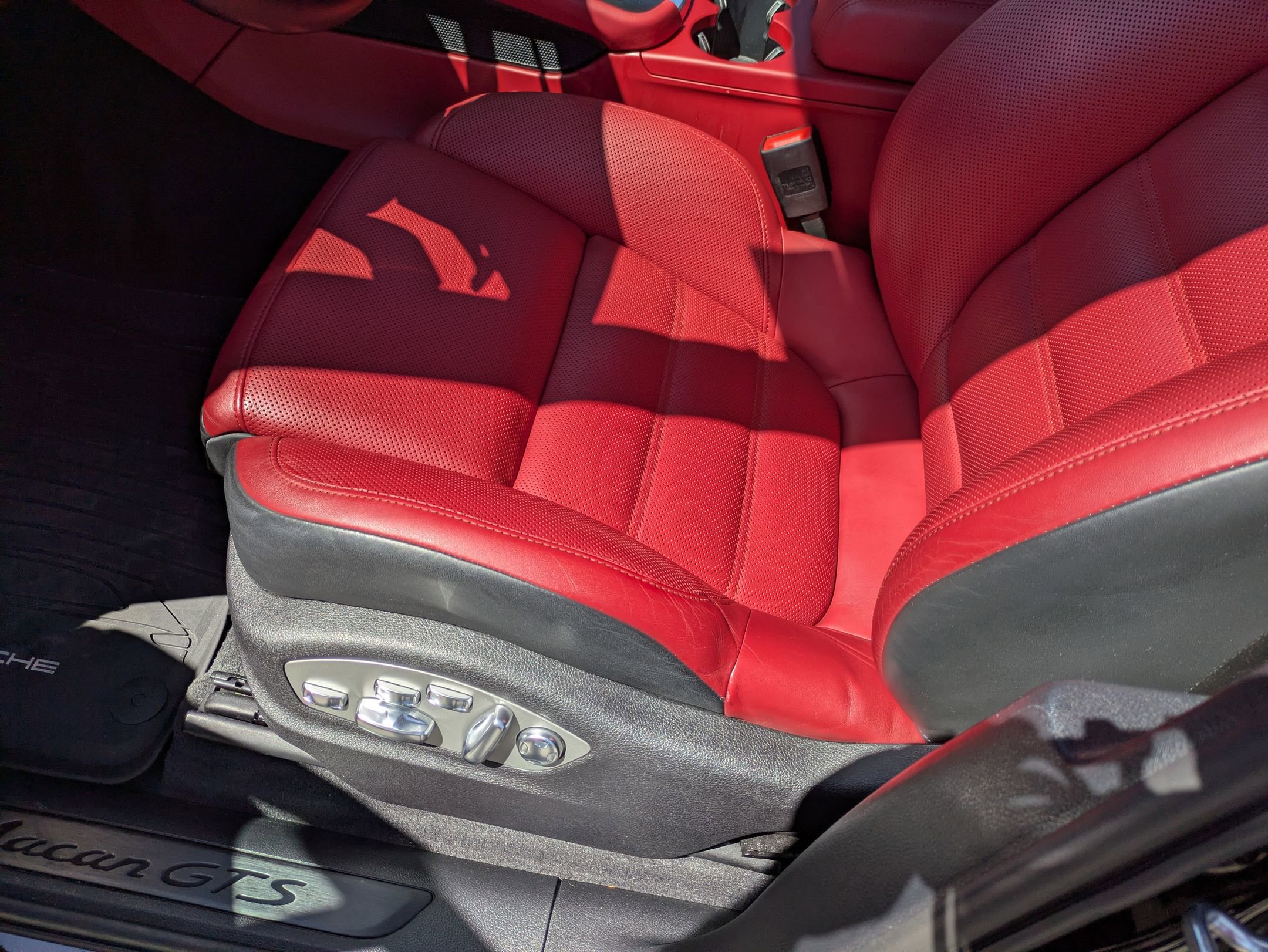 Used 2021 Porsche Macan GTS AWD/4WD image 13