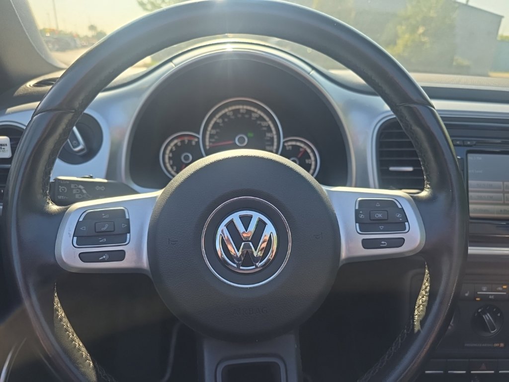 Used 2014 Volkswagen Beetle 2.5 FWD image 17