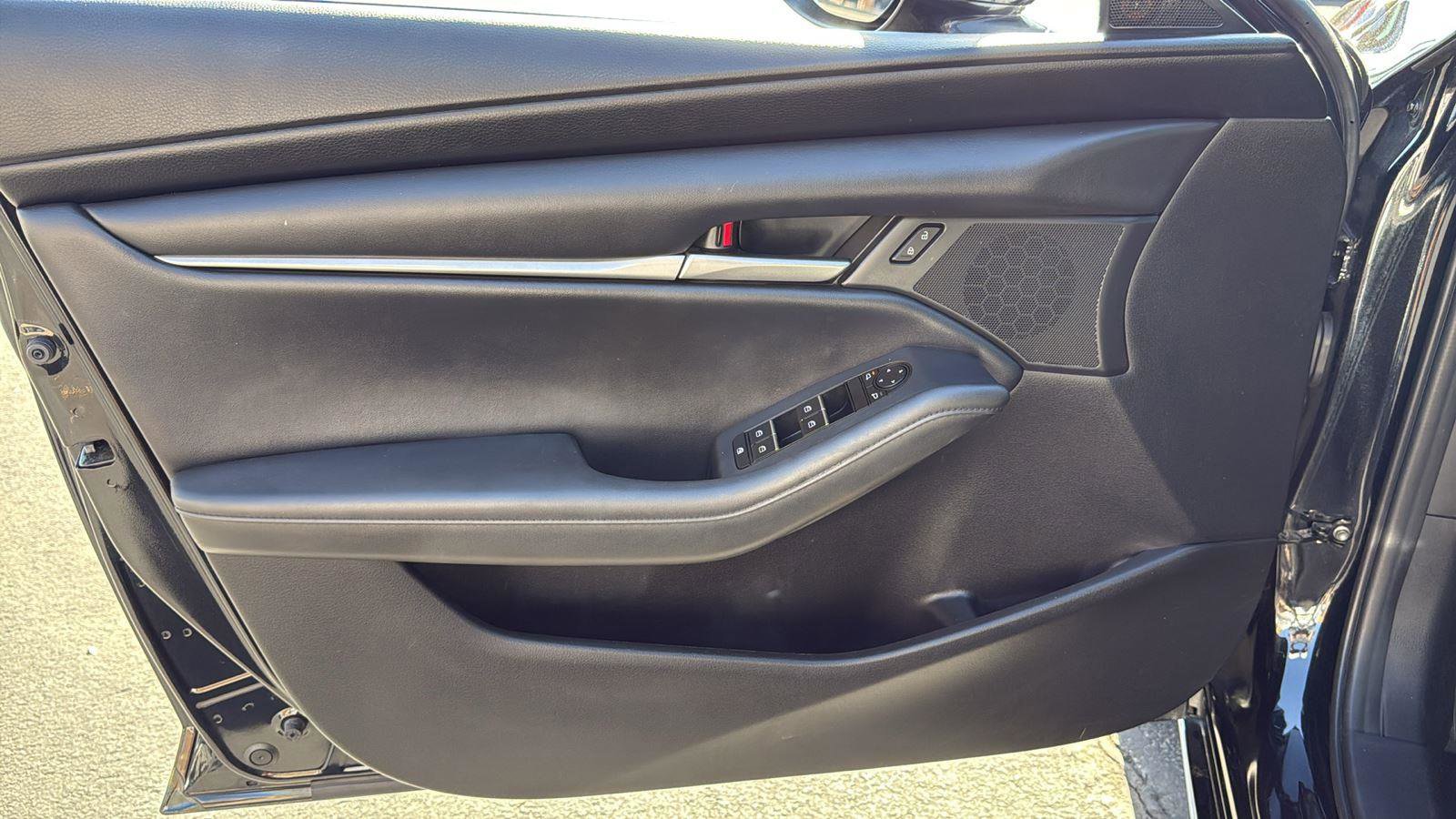 Used 2021 MAZDA MAZDA3 s image 7