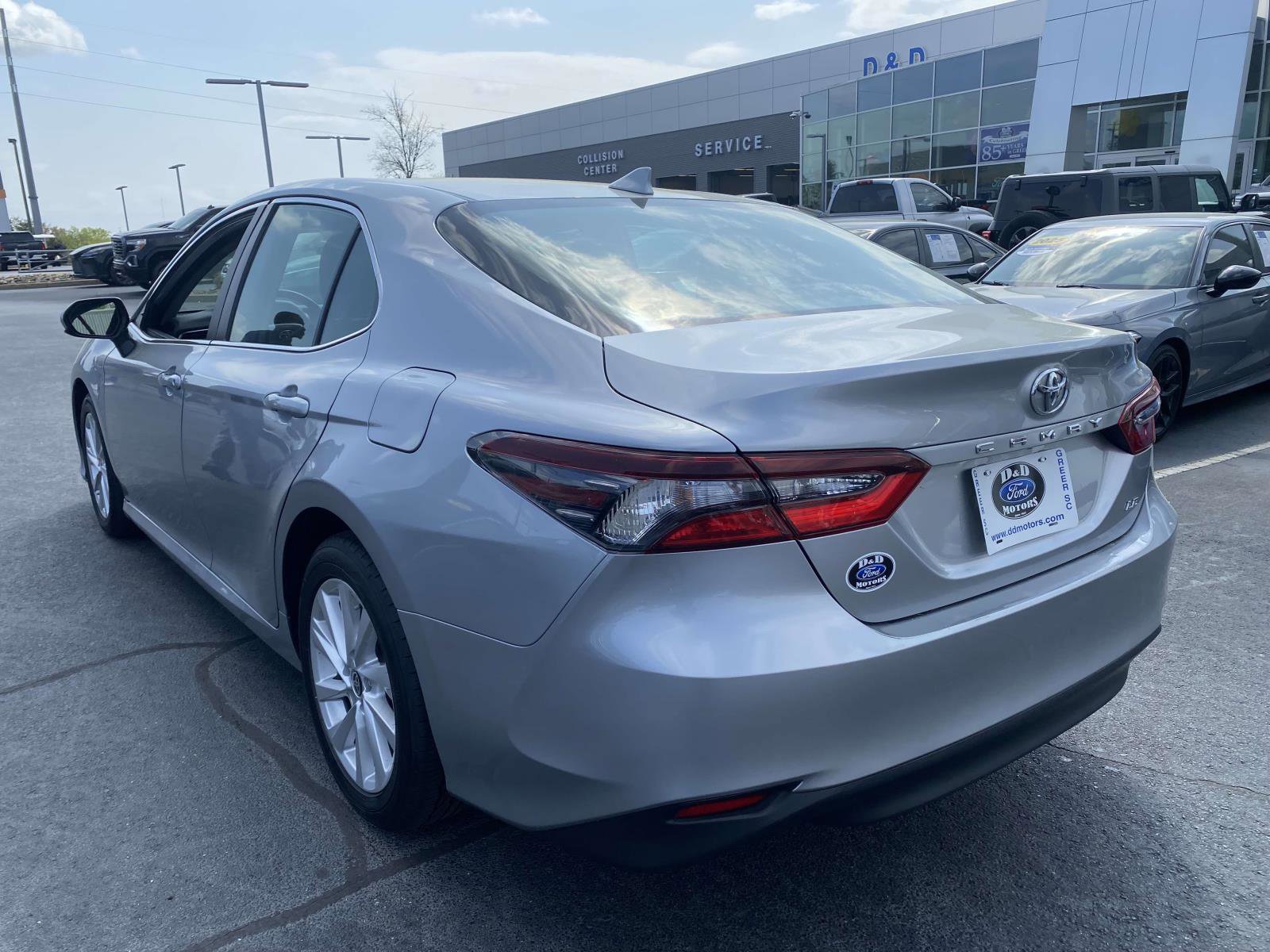 Used 2024 Toyota Camry LE FWD image 5