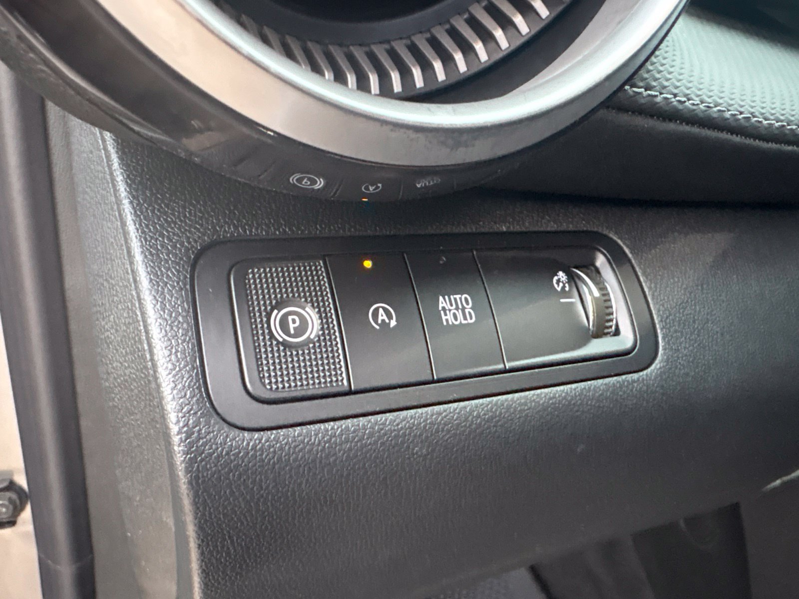 New 2027 Chevrolet Equinox LT w/ Convenience Package II FWD image 13